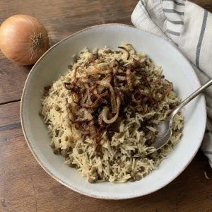 Arroz com Lentilhas e Cebolas – Mujaddara