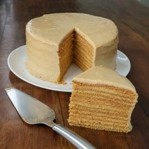 Bolo de Mel Medovik
