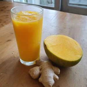 Suco de Manga com Gengibre