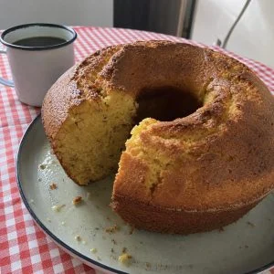 Bolo de Fubá Simples